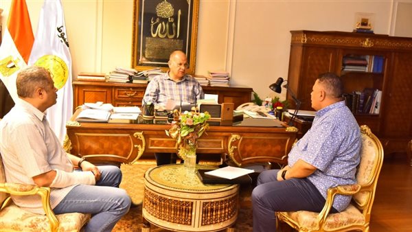 محافظ أسيوط خلال