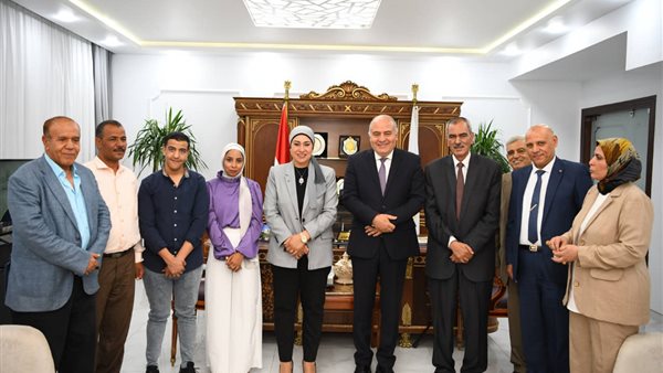  حفل خطوبه فتاتين