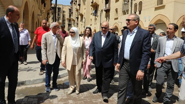 محافظ القاهرة خلال