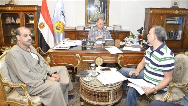 محافظ أسيوط خلال