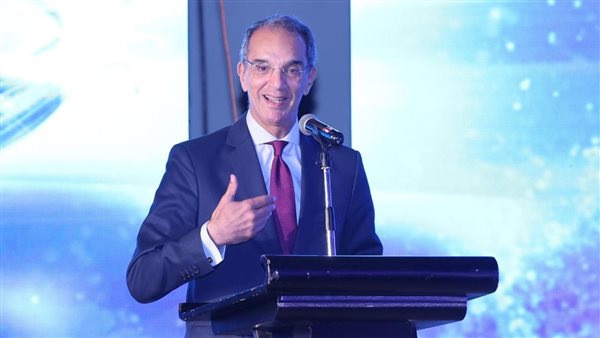 وزير الاتصالات وتكنولوجيا