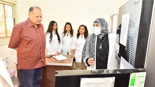 محافظ أسيوط خلال