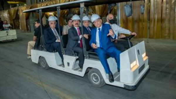  وزير الإنتاج الحربى