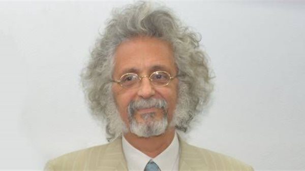 حسين خيري نقيب الأطباء