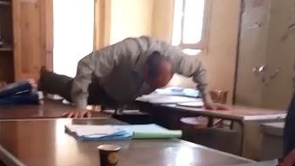 موظف المجلس المحلي