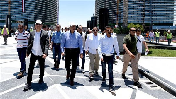 رئيس الوزراء خلال