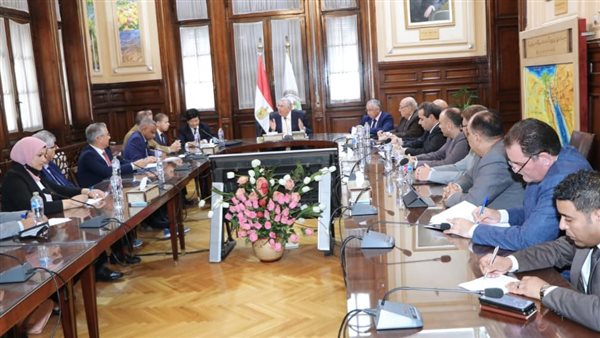 وزير الزراعة خلال