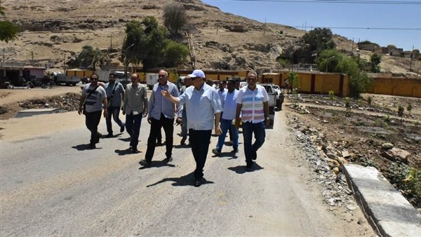 محافظ أسيوط خلال