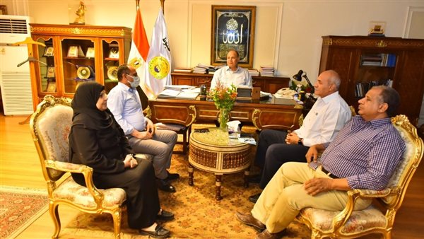 محافظ أسيوط خلال