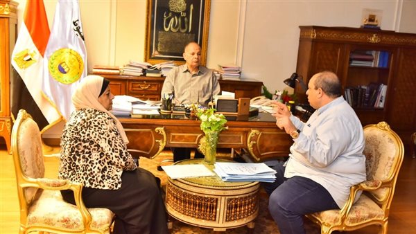 محافظ أسيوط خلال