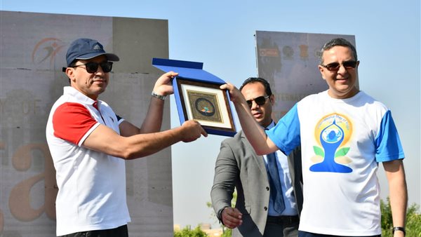 وزير الرياضة يشارك