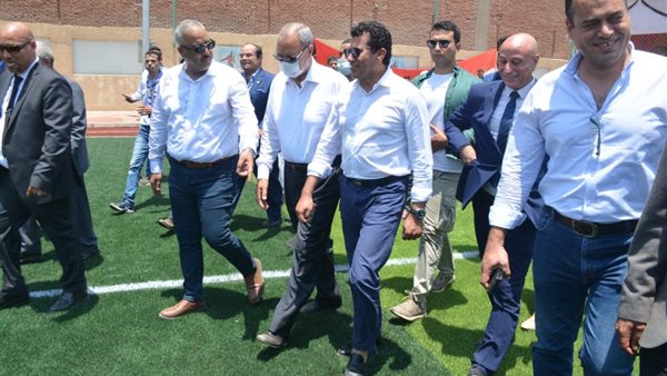  وزير الشباب والرياضة