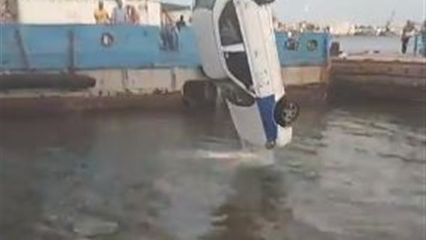 التاكسي بعد انتشاله