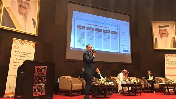  الدكتور عمرو عثمان