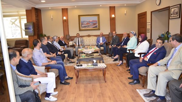 محافظ بورسعيد يستقبل