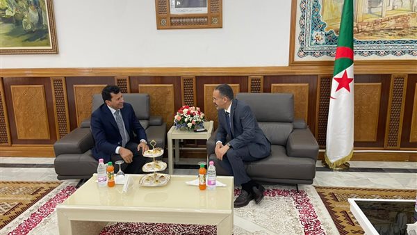 وزير الشباب ونظيره