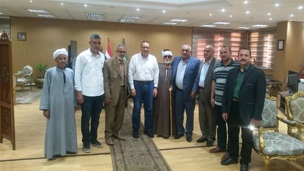 محافظ الشرقية يلتقي