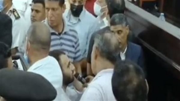 المتهم خلال جلسة