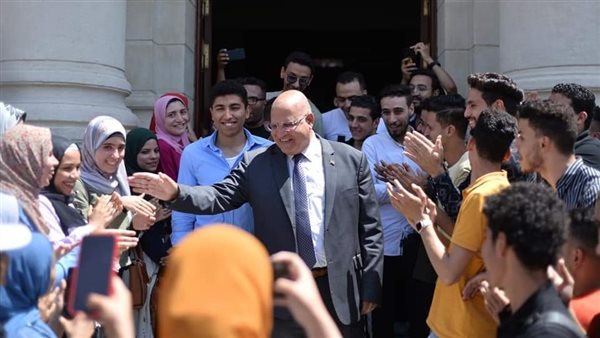 طلاب تجارة القاهرة