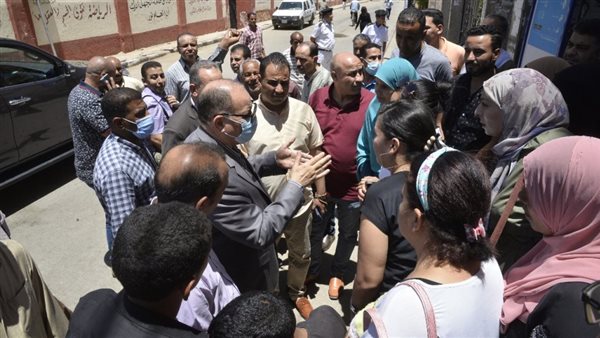 محافظ أسيوط خلال