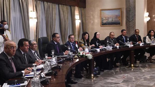 رئيس الوزراء وأعضاء