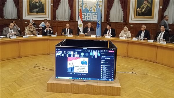 محافظ القاهرة خلال