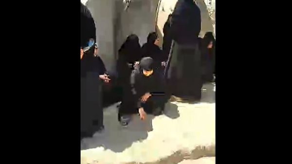 انهيار اهالى الضحايا