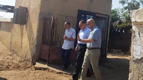 محافظ الشرقية خلال