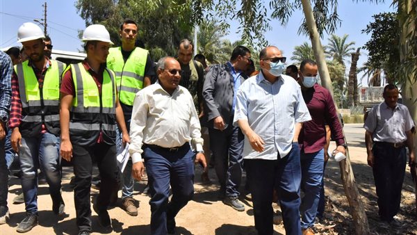 محافظ أسيوط خلال