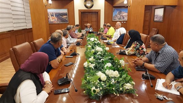 محافظ بورسعيد يتابع