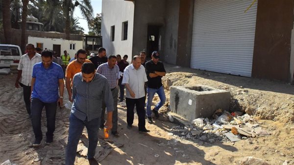 محافظ أسيوط خلال