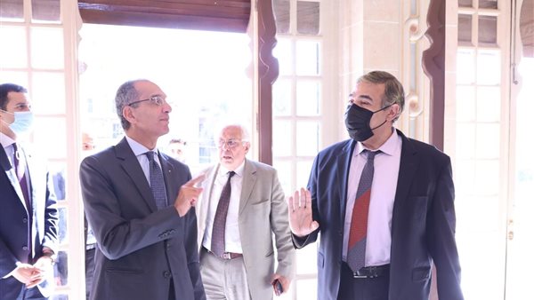 جولة وزير الاتصالات