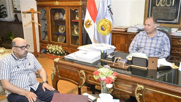 محافظ اسيوط خلال