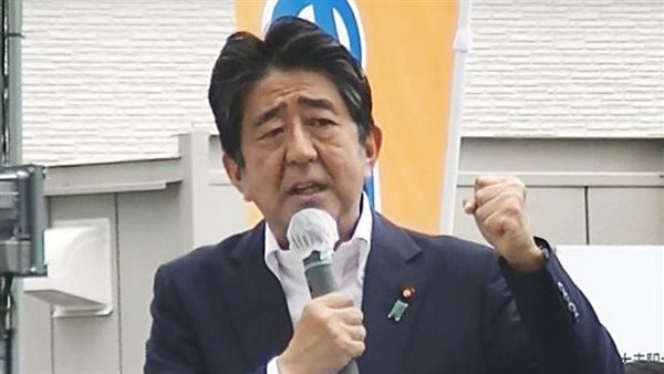 شينزو آبي خلال الخطاب