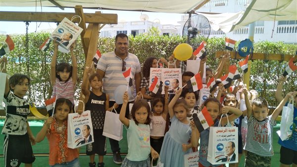 توزيع الهدايا