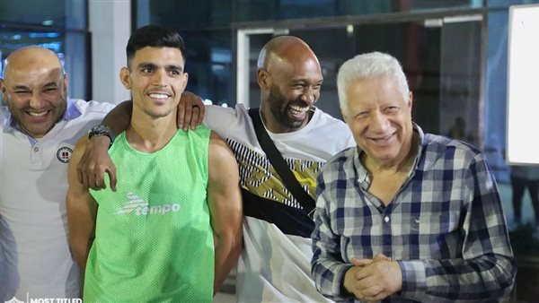 مرتضي منصور مع لاعبي