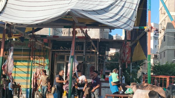 تجمع كبير لأهالى