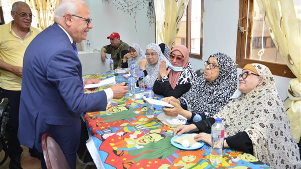 محافظ بورسعيد يزور