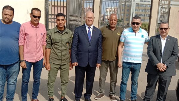 رئيس جامعة بنها والعاملين