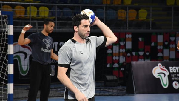 احمد الاحمر 