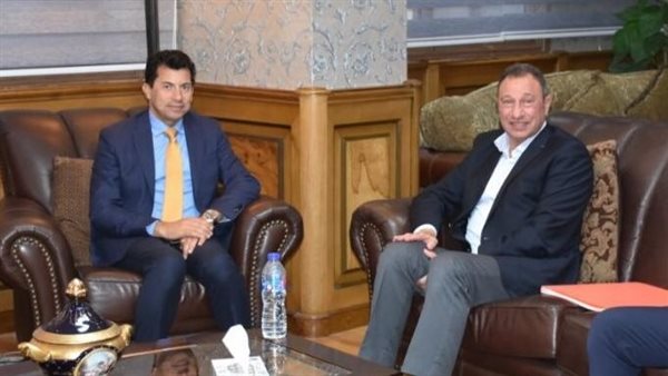 الخطيب ووزير الشباب