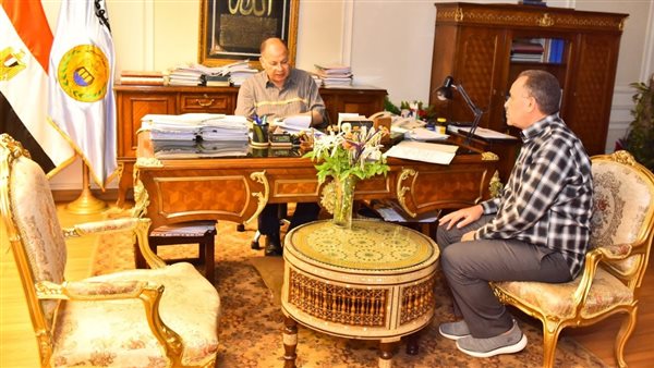 محافظ أسيوط خلال