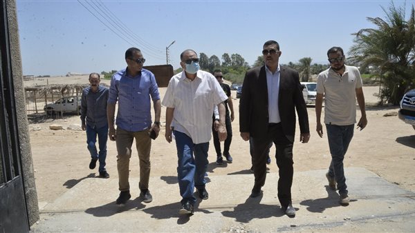 محافظ أسيوط يزور
