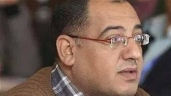 الكاتب الصحفي مؤمن