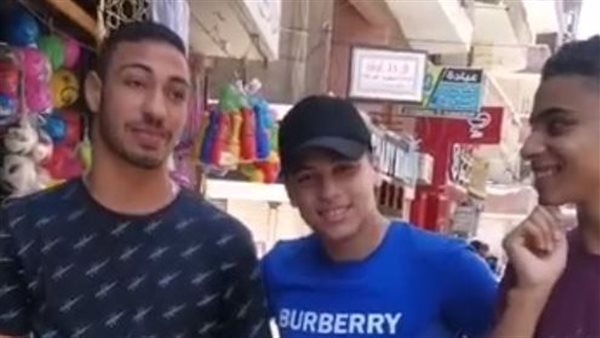 فرحة الطلاب بعد آداء