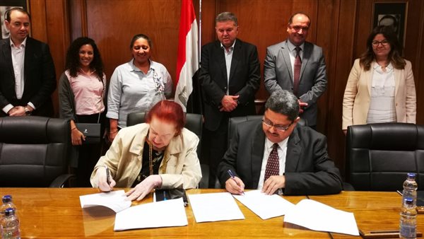 جانب من مراسم التوقيع