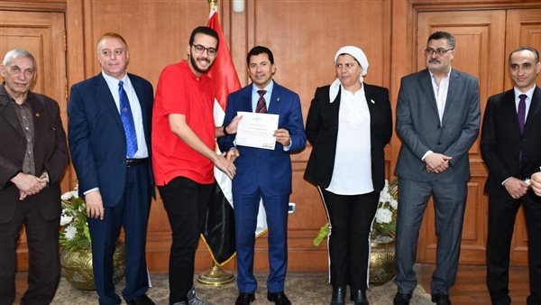 وزير الرياضة يكرم