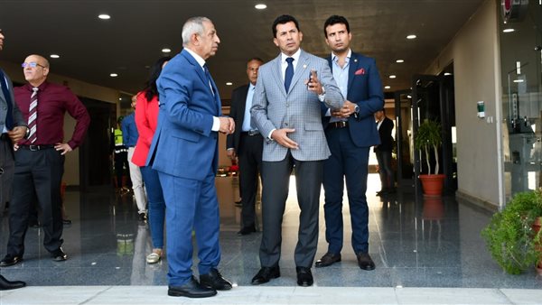 وزير الشباب والرياضة