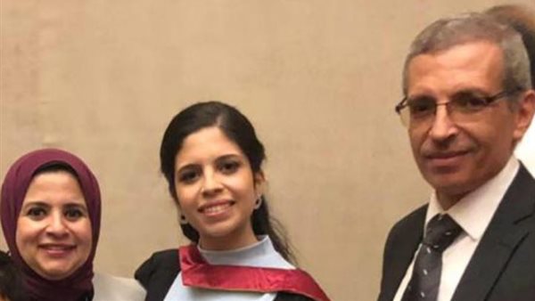 الدكتورة سميرة عزت