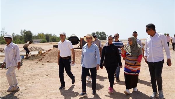 وزيرة البيئة خلال